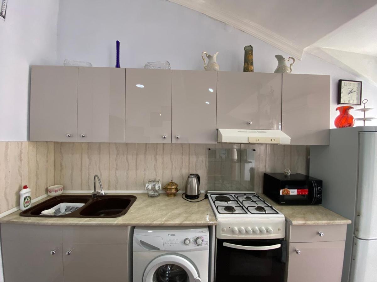 Apartment On Luka Asatiani 2 バトゥーミ エクステリア 写真