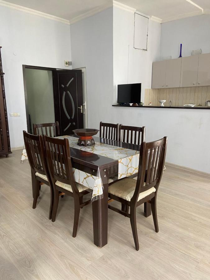 Apartment On Luka Asatiani 2 バトゥーミ エクステリア 写真