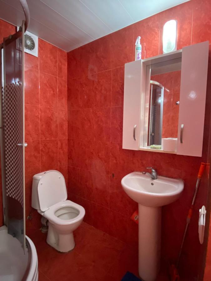 Apartment On Luka Asatiani 2 バトゥーミ エクステリア 写真