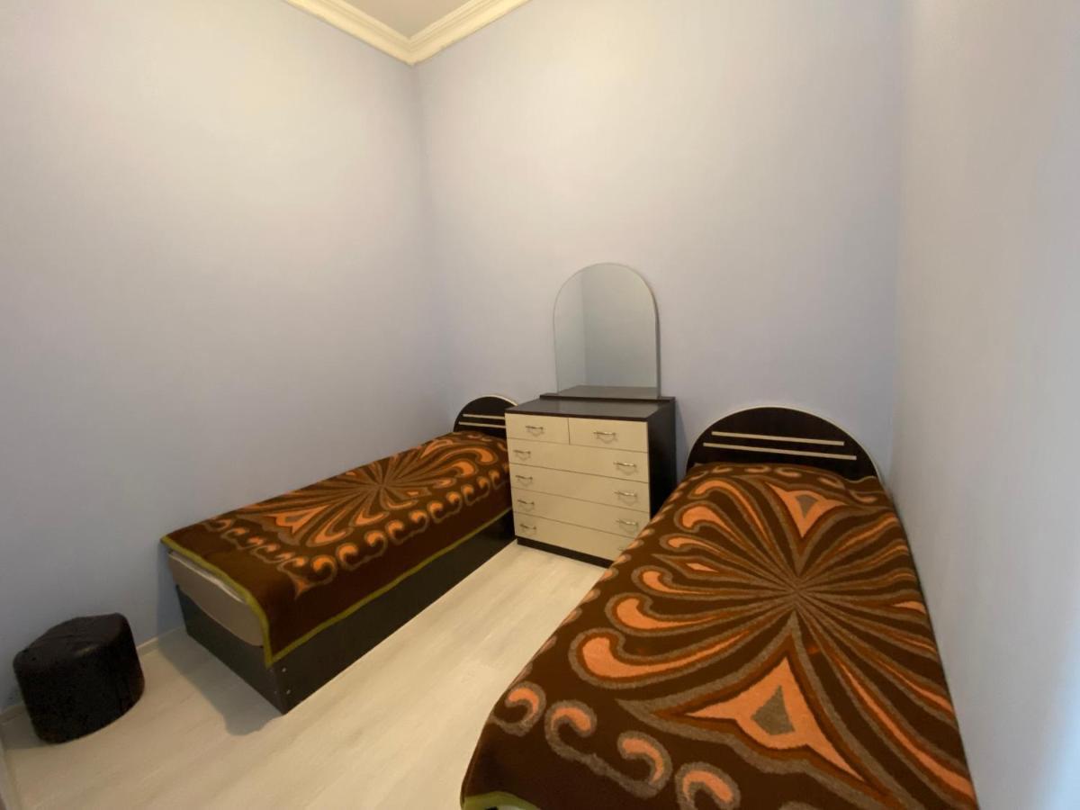 Apartment On Luka Asatiani 2 バトゥーミ エクステリア 写真