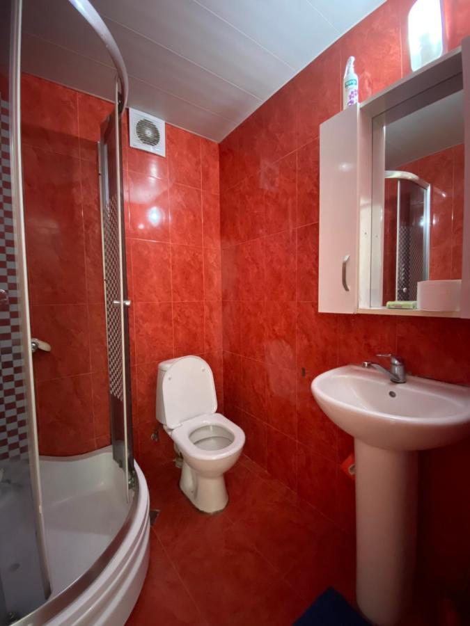 Apartment On Luka Asatiani 2 バトゥーミ エクステリア 写真