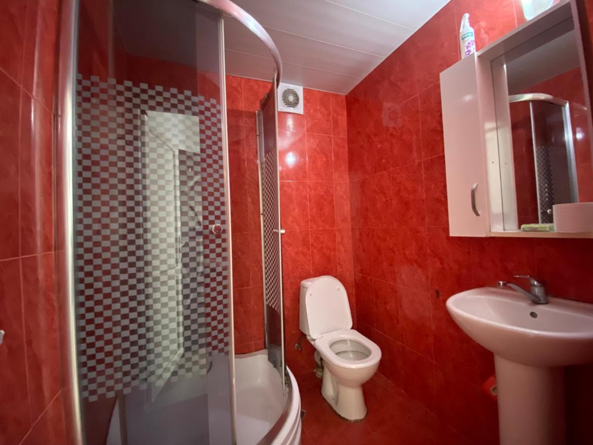 Apartment On Luka Asatiani 2 バトゥーミ エクステリア 写真