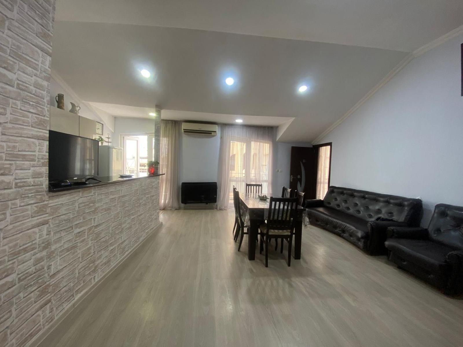 Apartment On Luka Asatiani 2 バトゥーミ エクステリア 写真