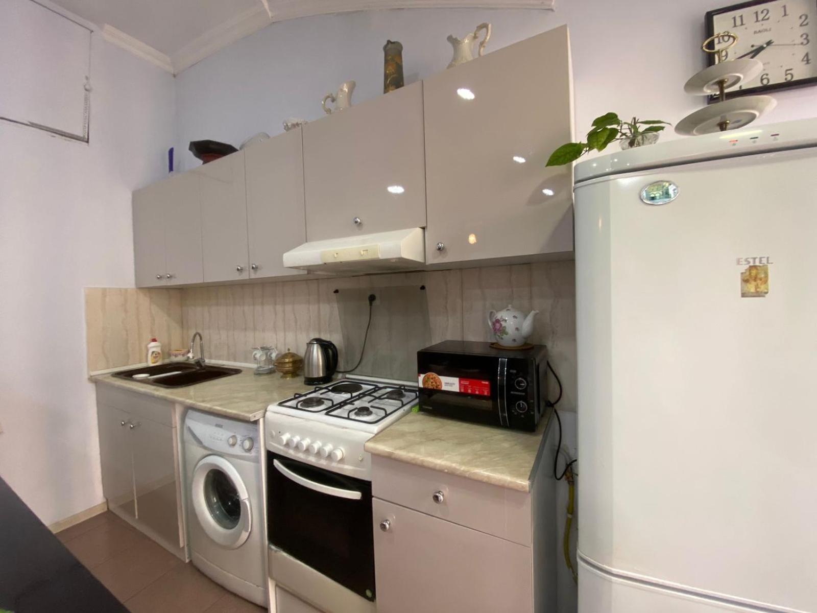 Apartment On Luka Asatiani 2 バトゥーミ エクステリア 写真